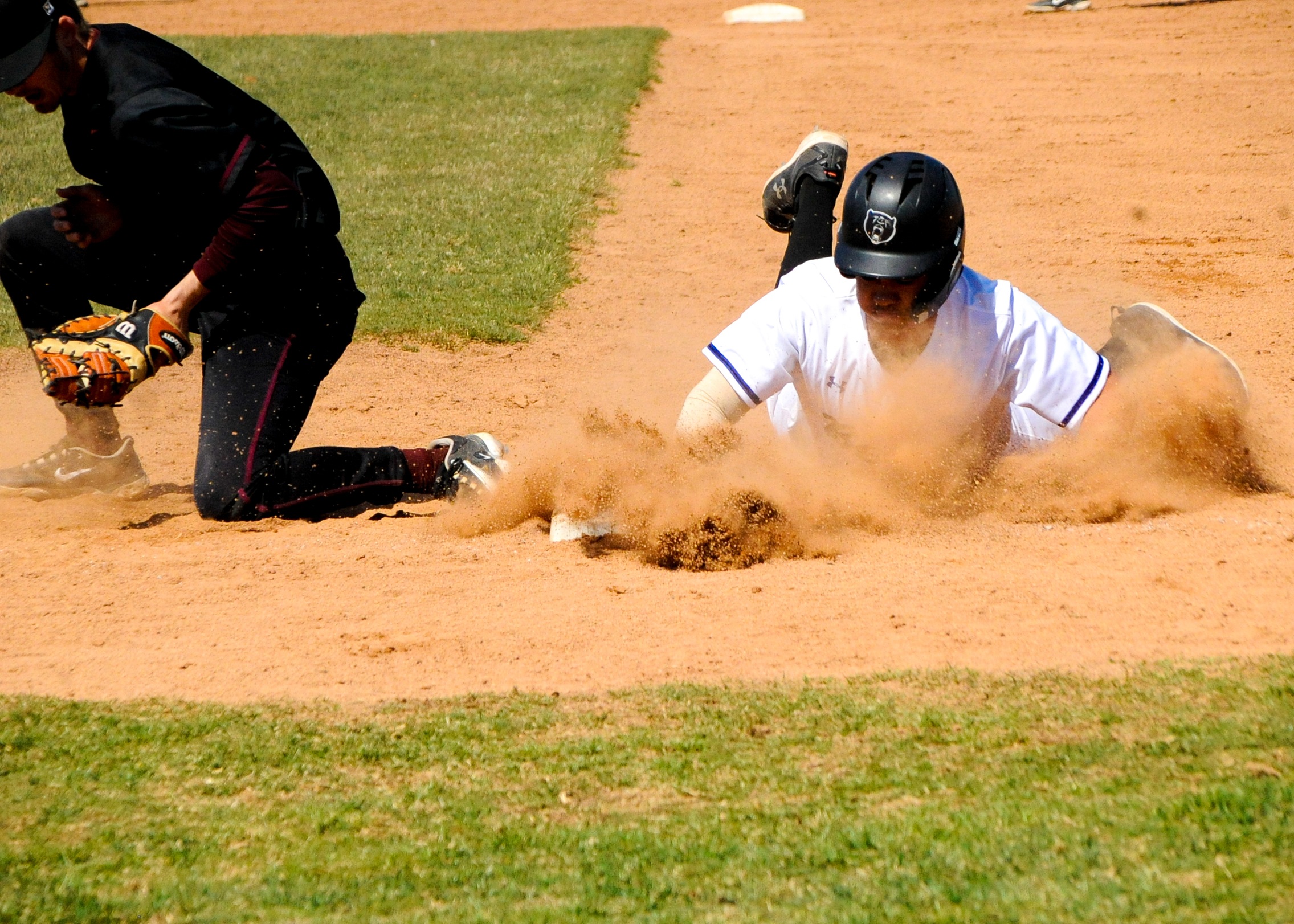 DMACC baseball team caps three-game sweep of ECC with 11-0 win