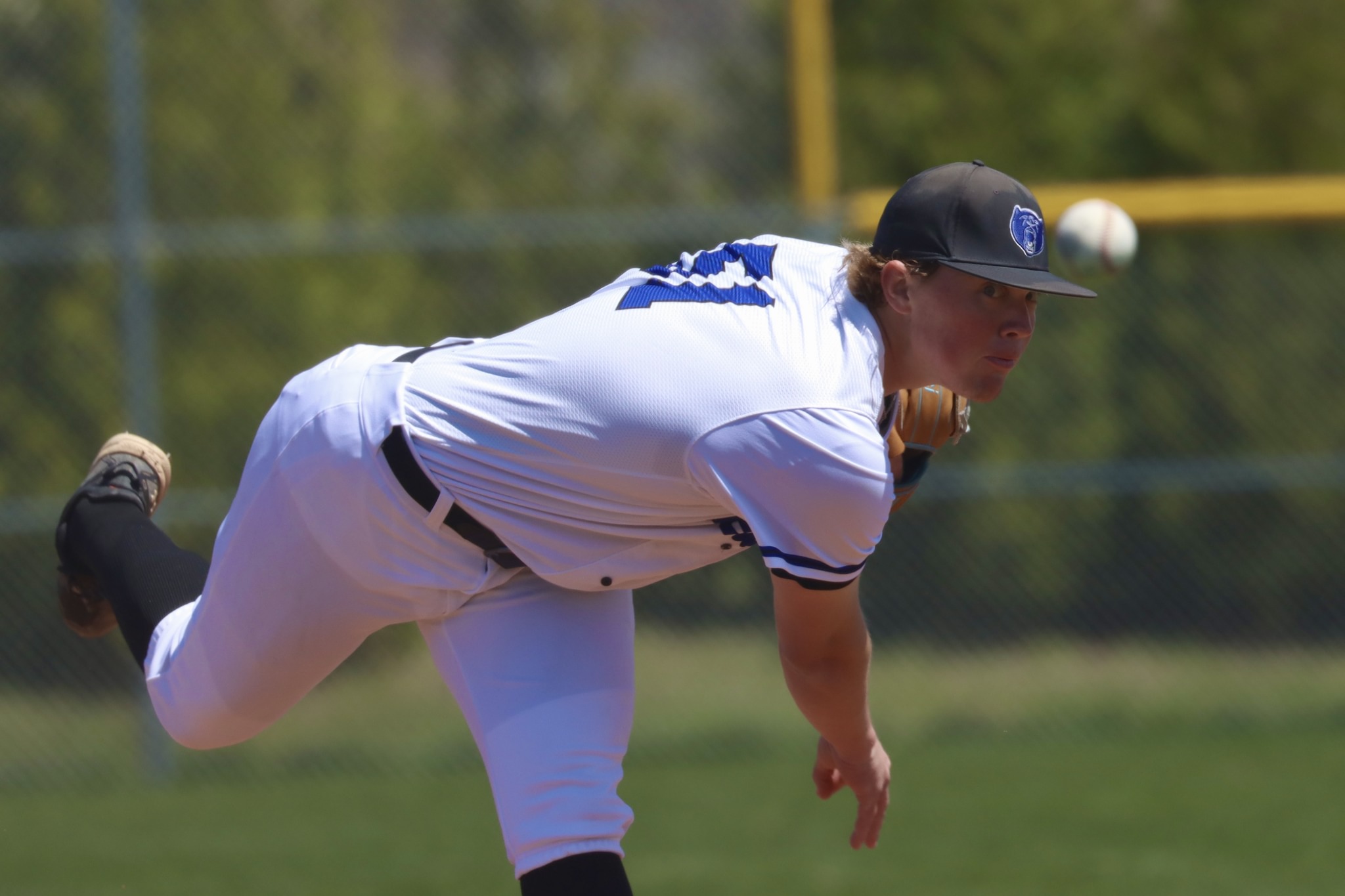 DMACC baseball team splits season-opening doubleheader