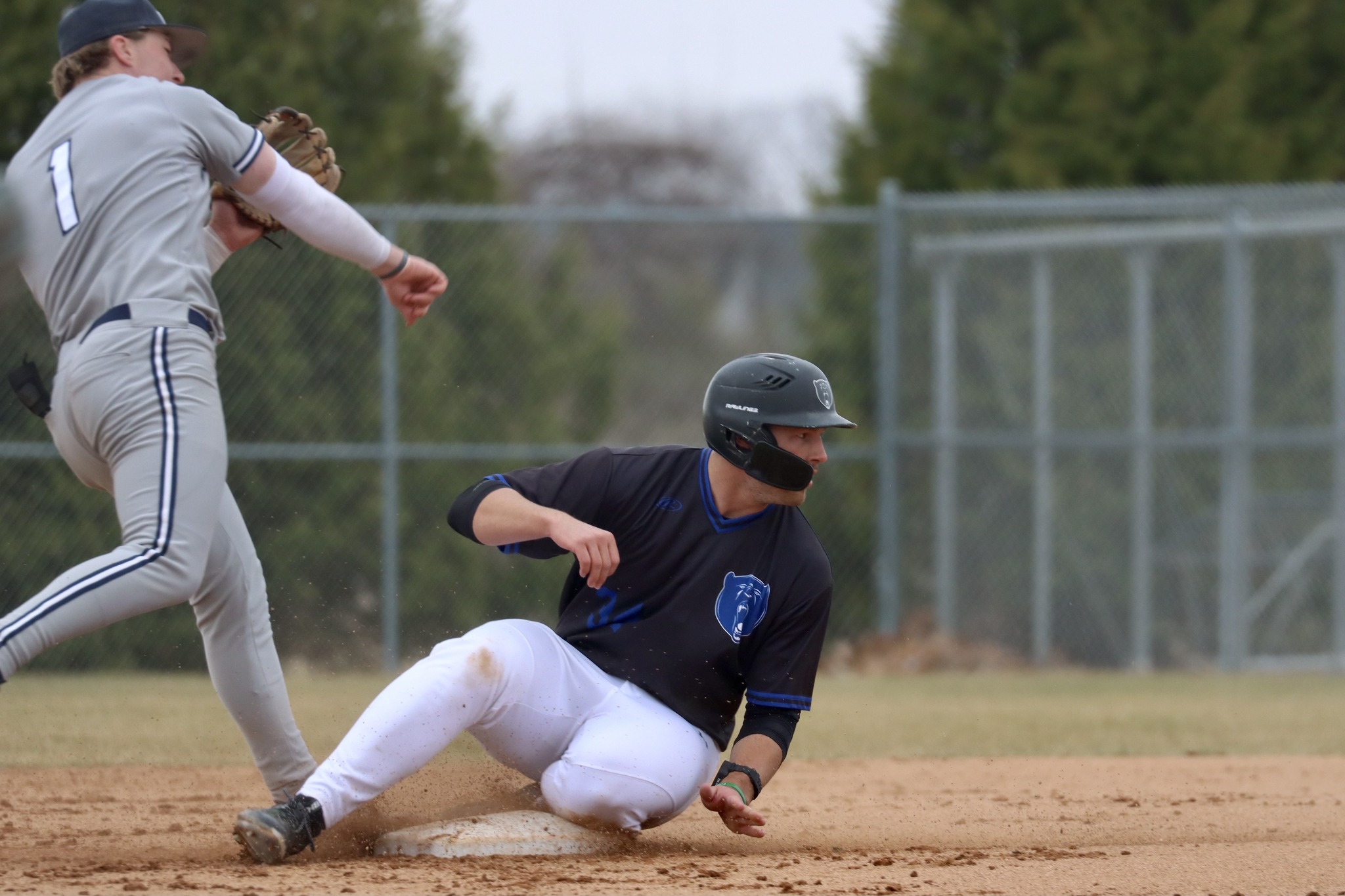 DMACC baseball team takes 11-1 decision from Iowa Central