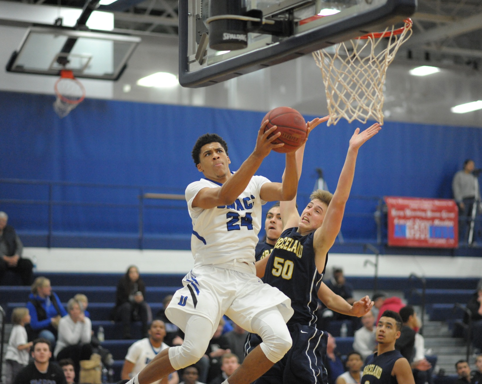 DMACC Men Routs Graceland JV to Improve to 11-3