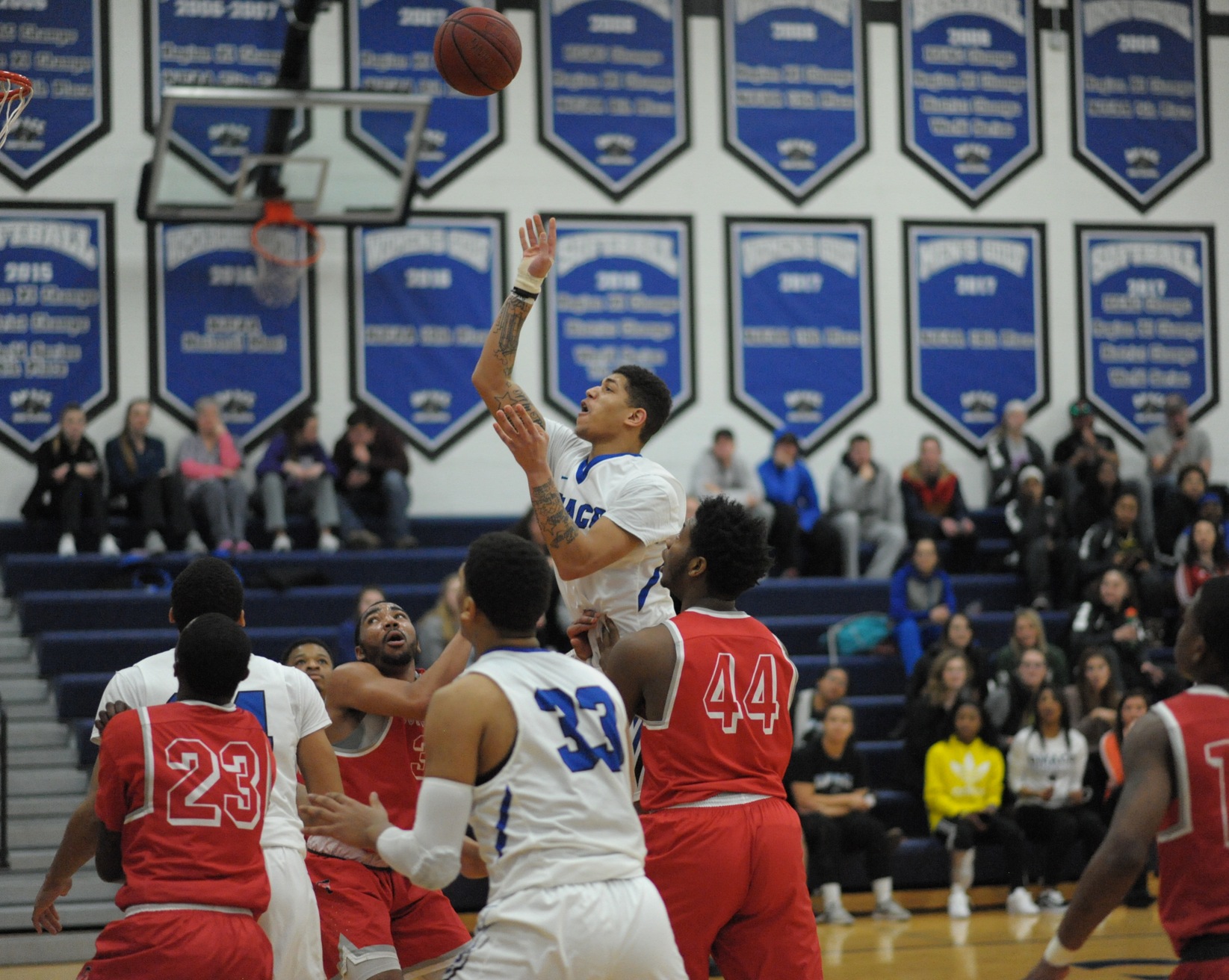 Nysir Marshburn shooting the ball