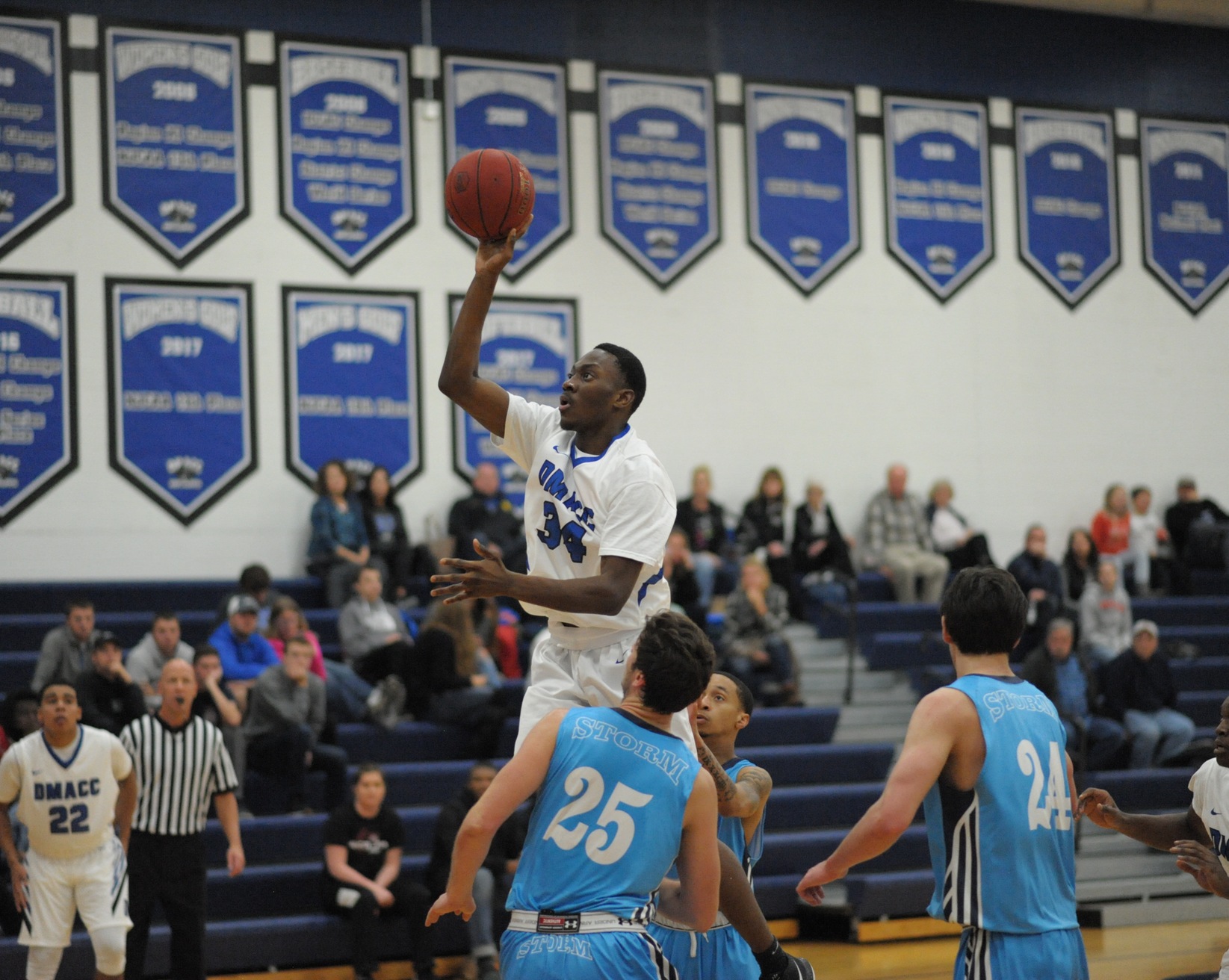 DMACC Men Improves to 8-1 With Victory Over Little Priest Tribal