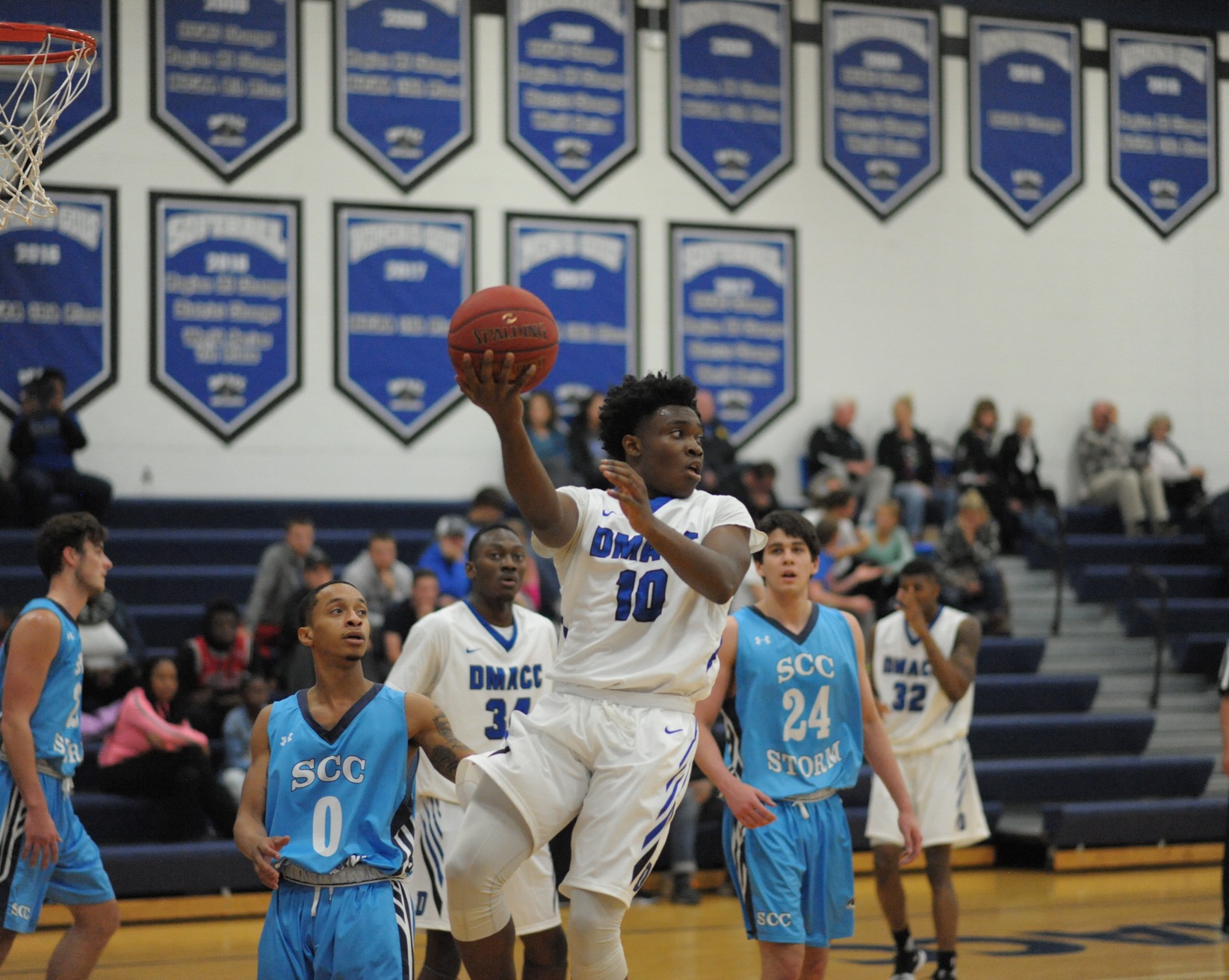 Antowine Lock looks for an open teammate to pass it to