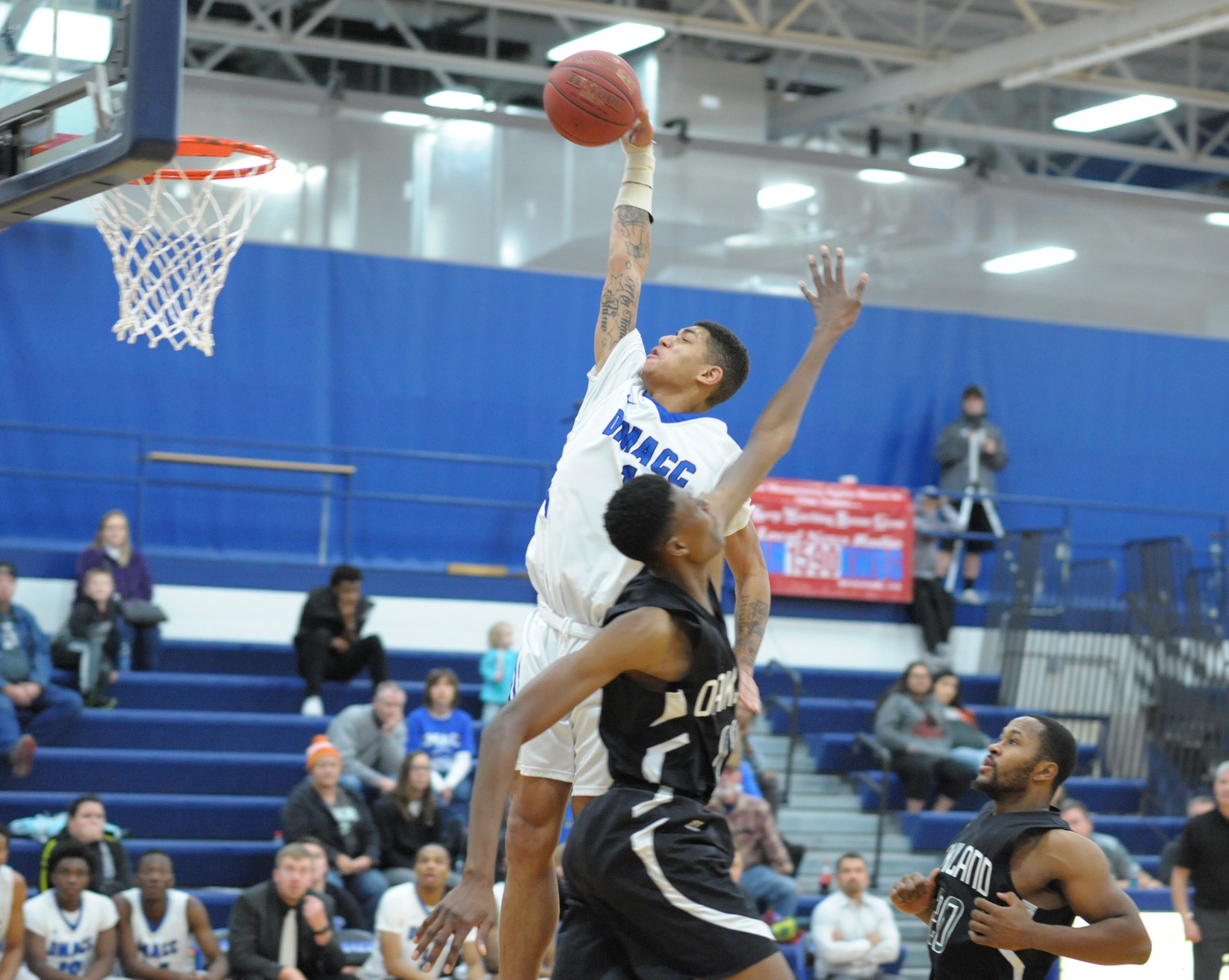 Nysir Marshburn going up for a dunk.