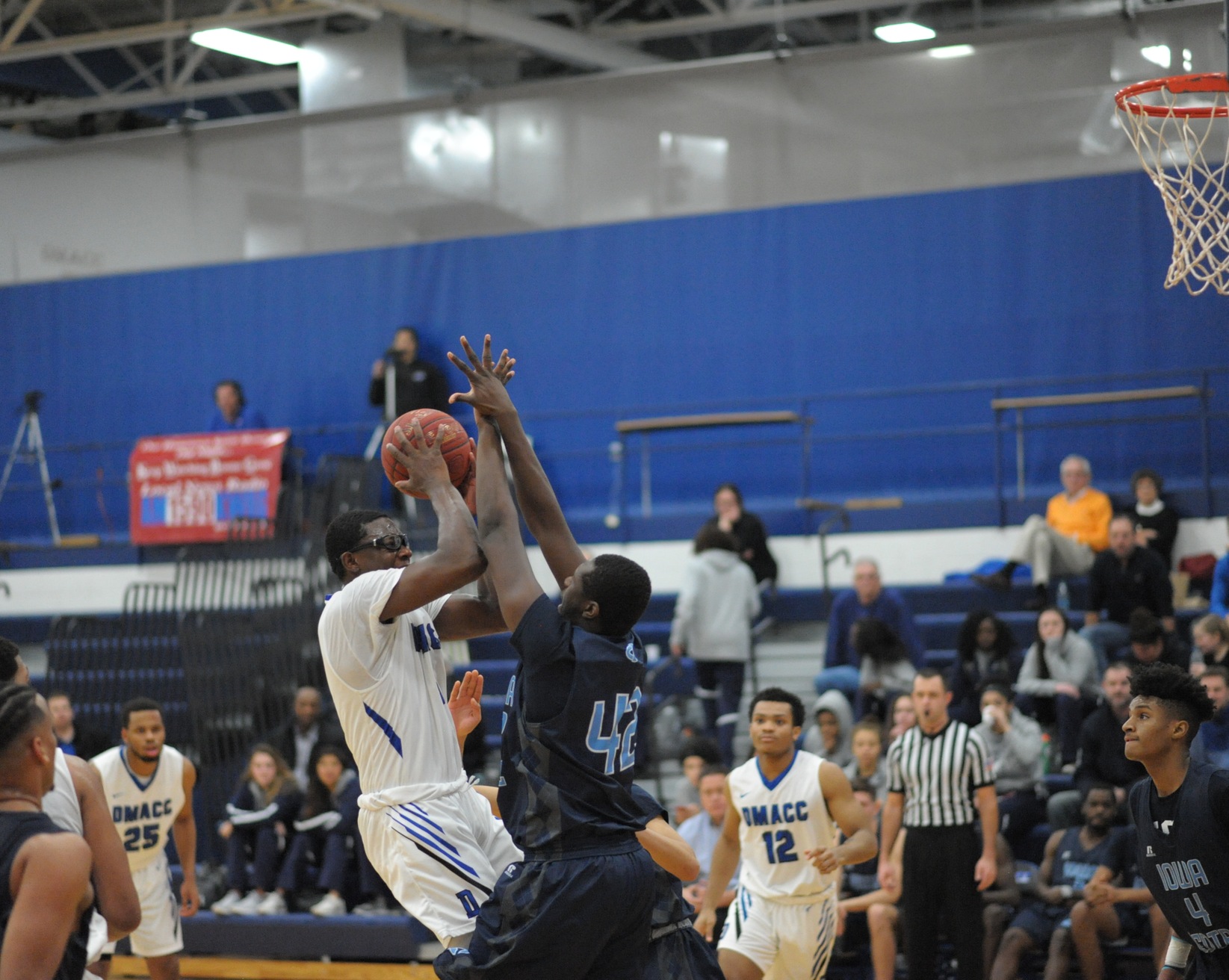 Iowa Central Takes 98-79 Decision from DMACC Men