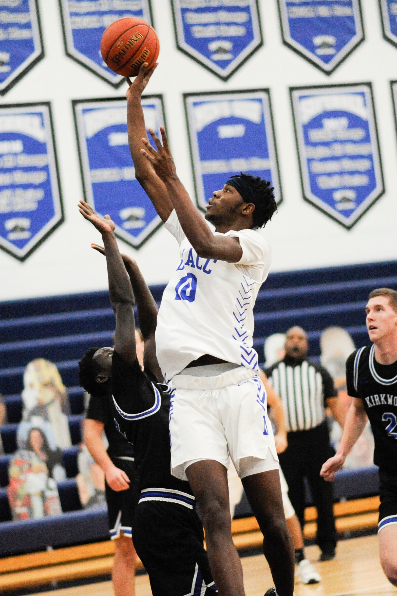 #15 DMACC MEN TEAM DEFEATS TOP RANKED KIRKWOOD