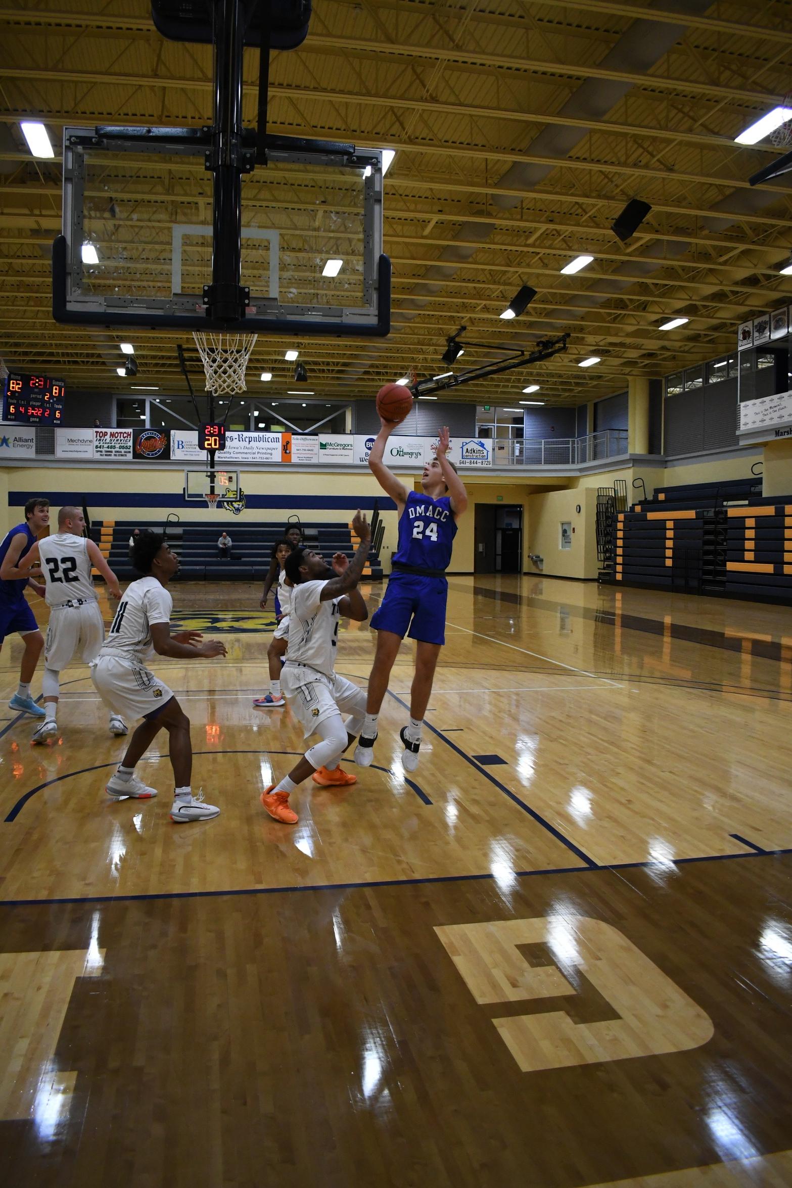 DMACC Men Comeback Falls Short Against Marshalltown