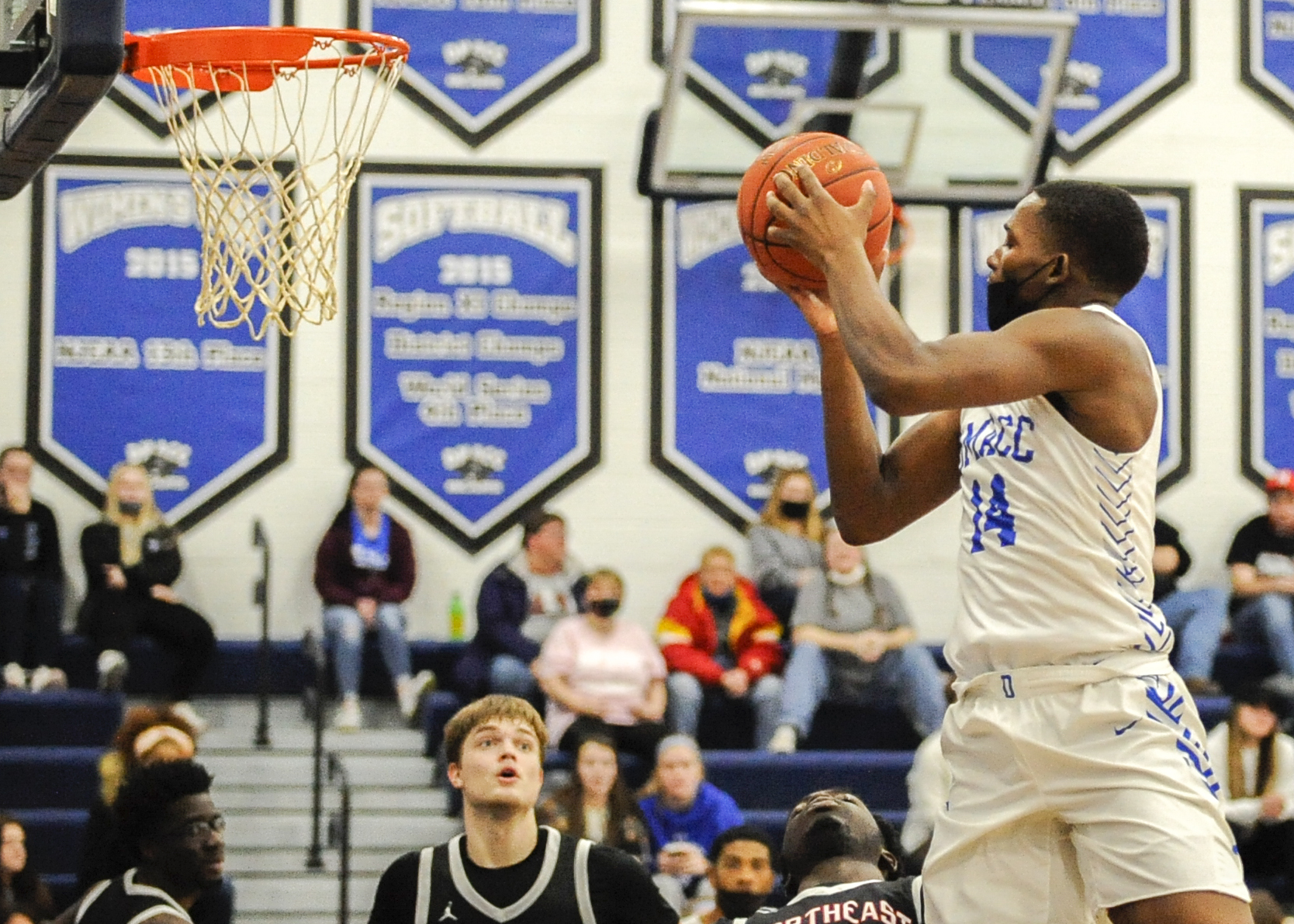 DMACC men's basketball team tops NECC, 91-70