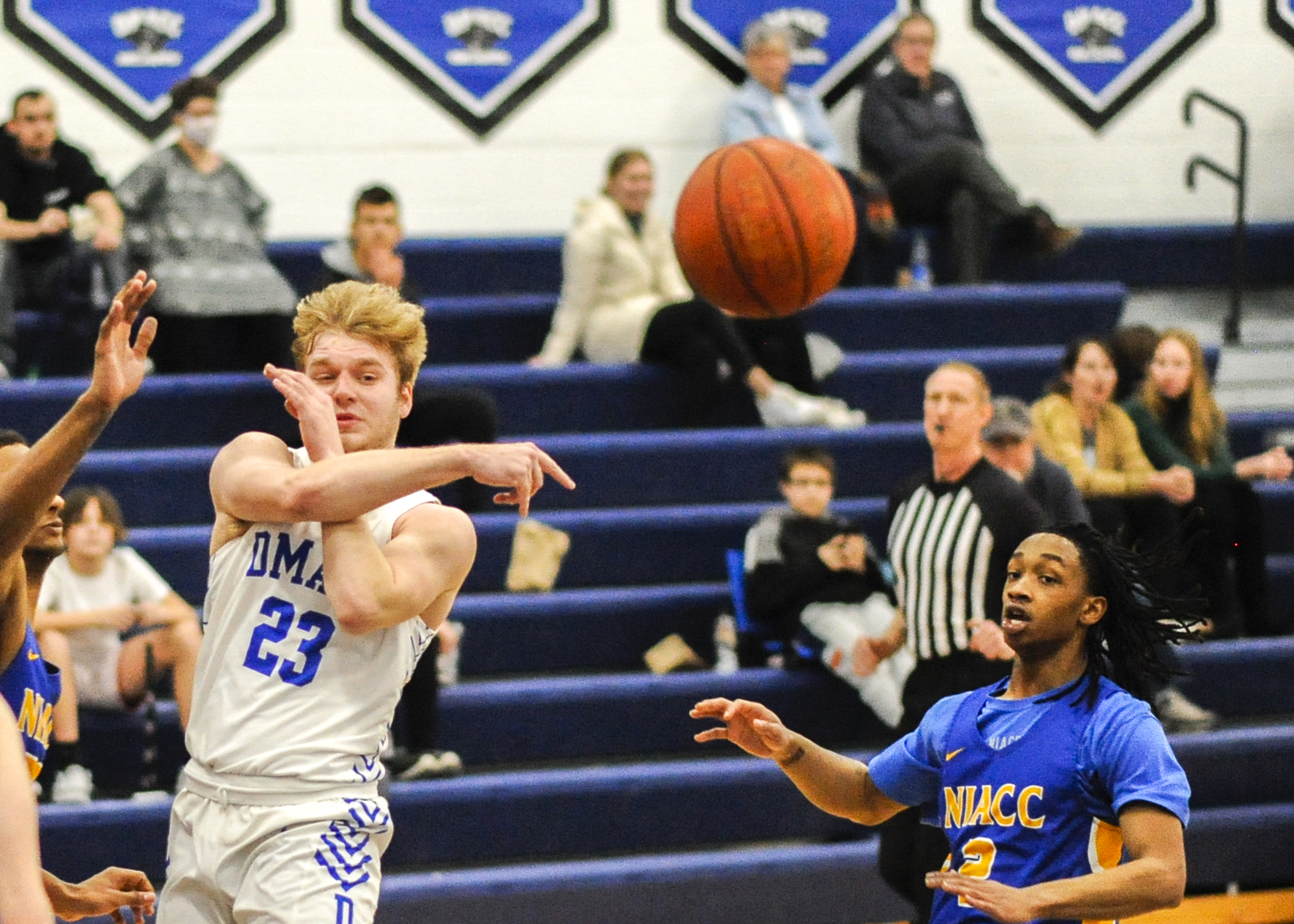 Balanced scoring lifts DMACC men's basketball team past NIACC, 73-71