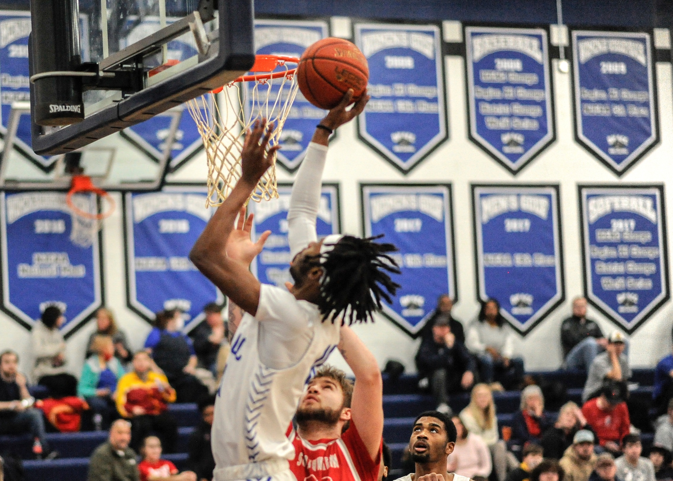 DMACC men's basketball team wins season opener behind Crews' 27 points