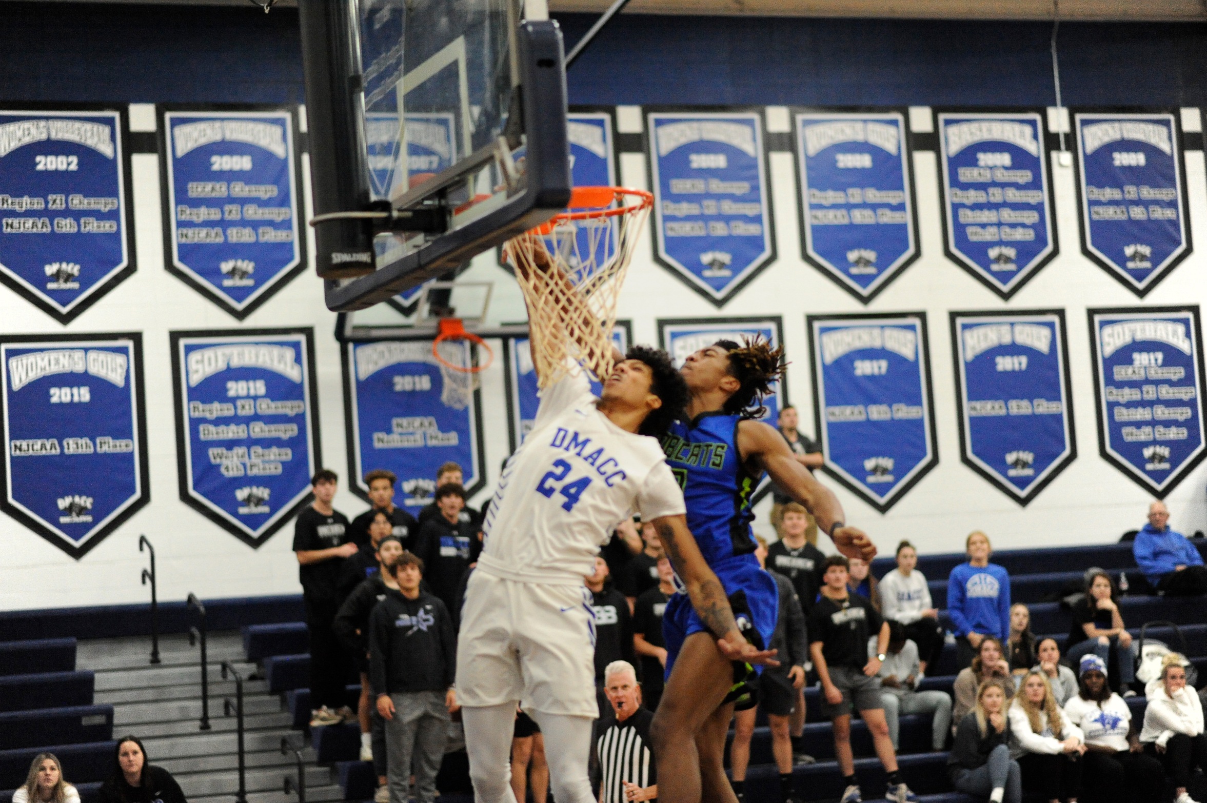 DMACC MEN&rsquo;S BASKETBALL TEAM DROPS 67-66 DECISION TO KCC