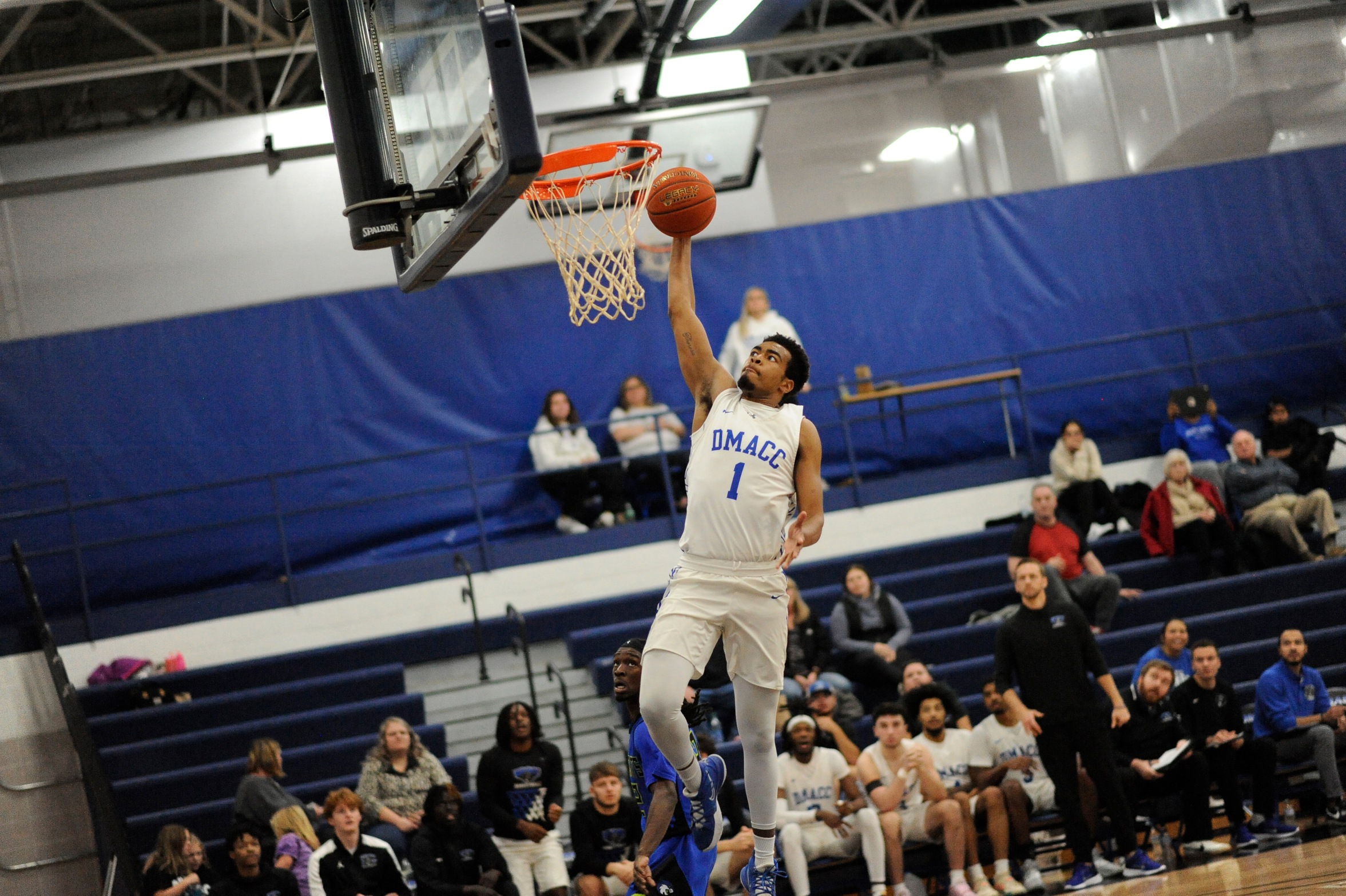 DMACC men's basketball team suffers 79-74 loss