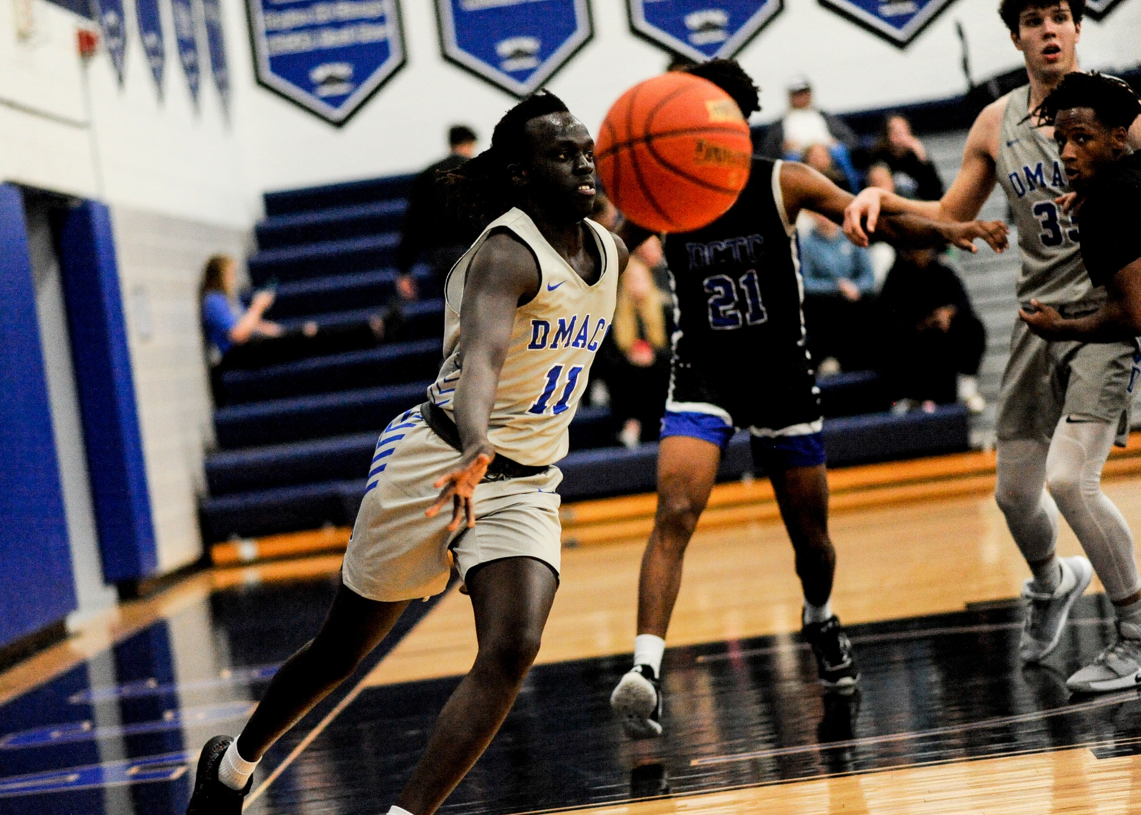 Elijah Thomas and Cael McGee lead DMACC men's basketball team past Dakota County, 110-80