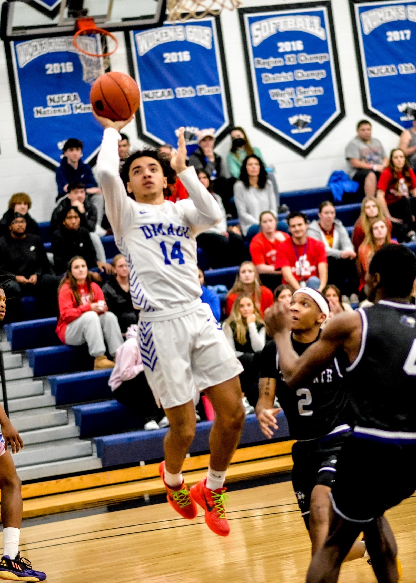 DMACC men's basketball falls to ECC in Region XI semifinals, 76-62