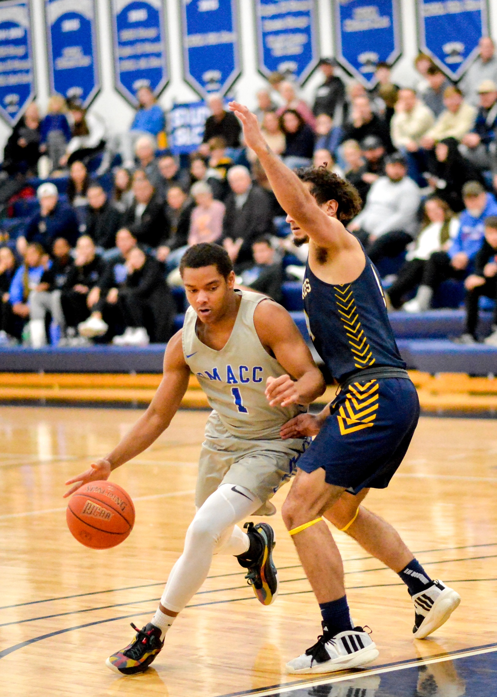 Winkel leads DMACC men's basketball past ICCC, 102-70
