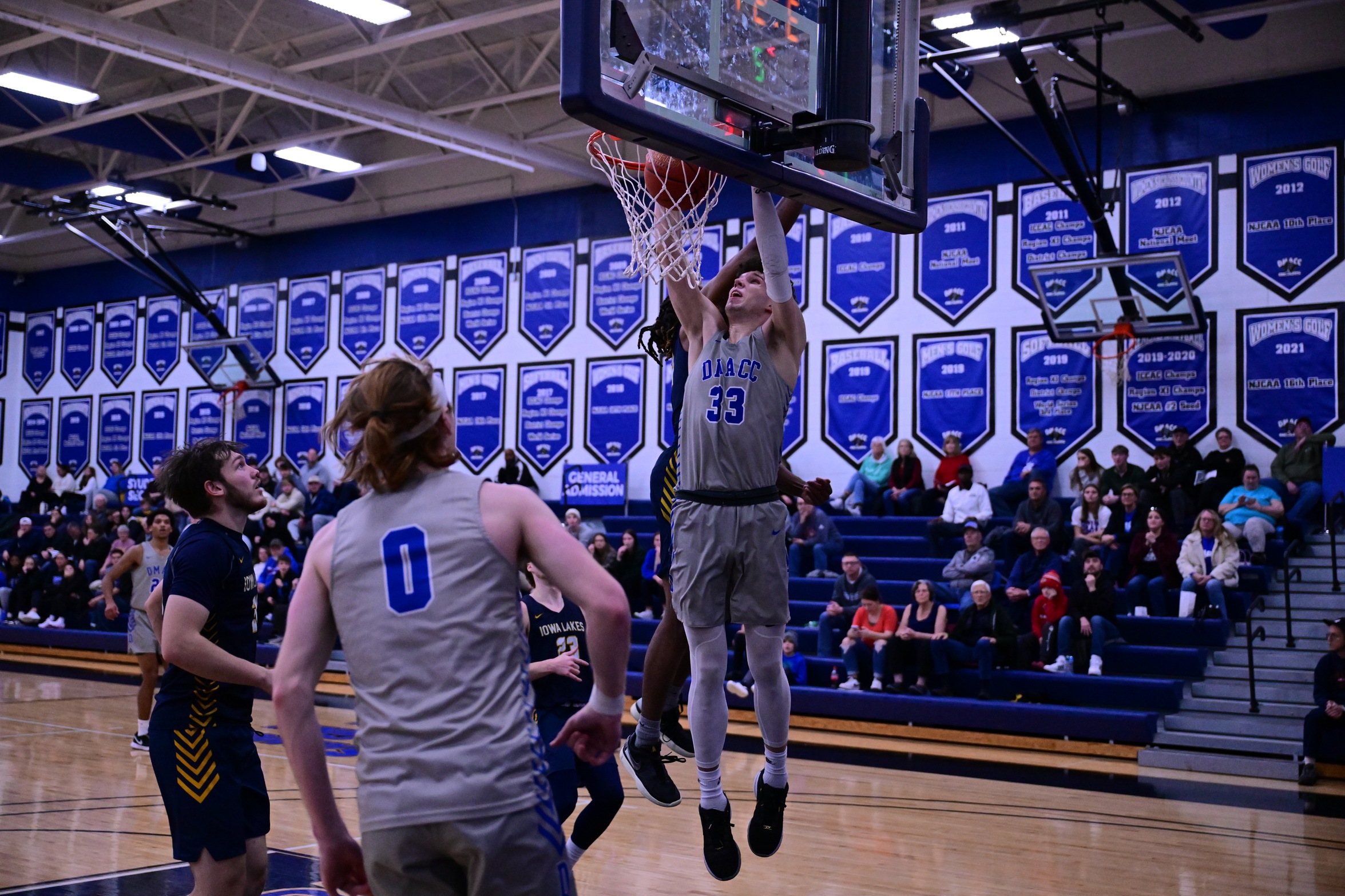 Winkel's double-double leads DMACC men's basketball past SWCC, 80-43
