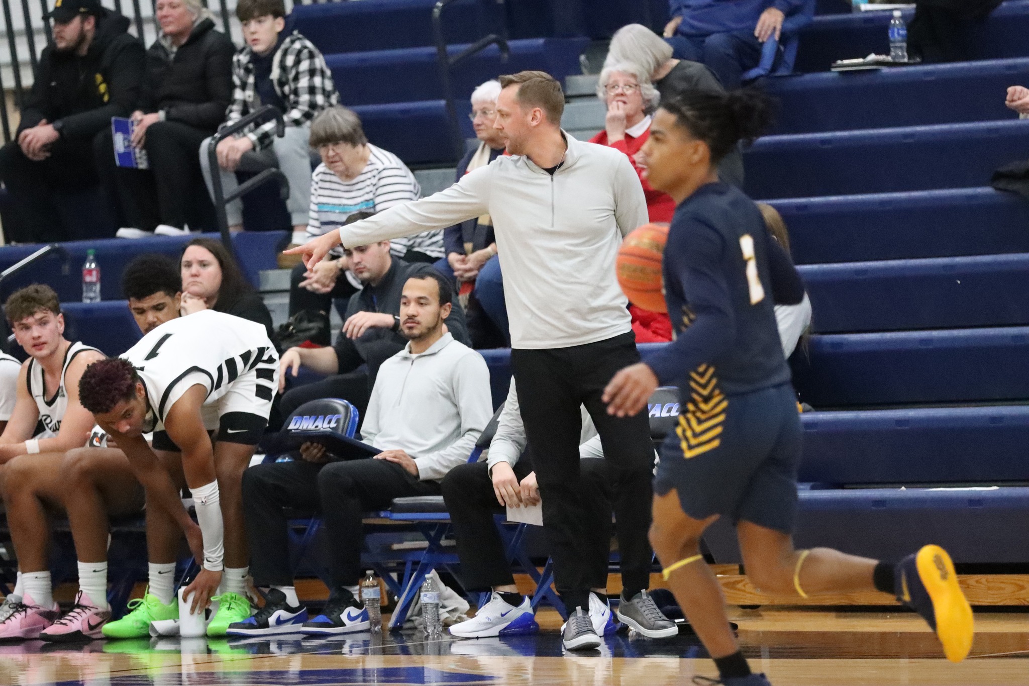 Trevian Carson's 20 points lead DMACC men's basketball team past ILCC, 88-71