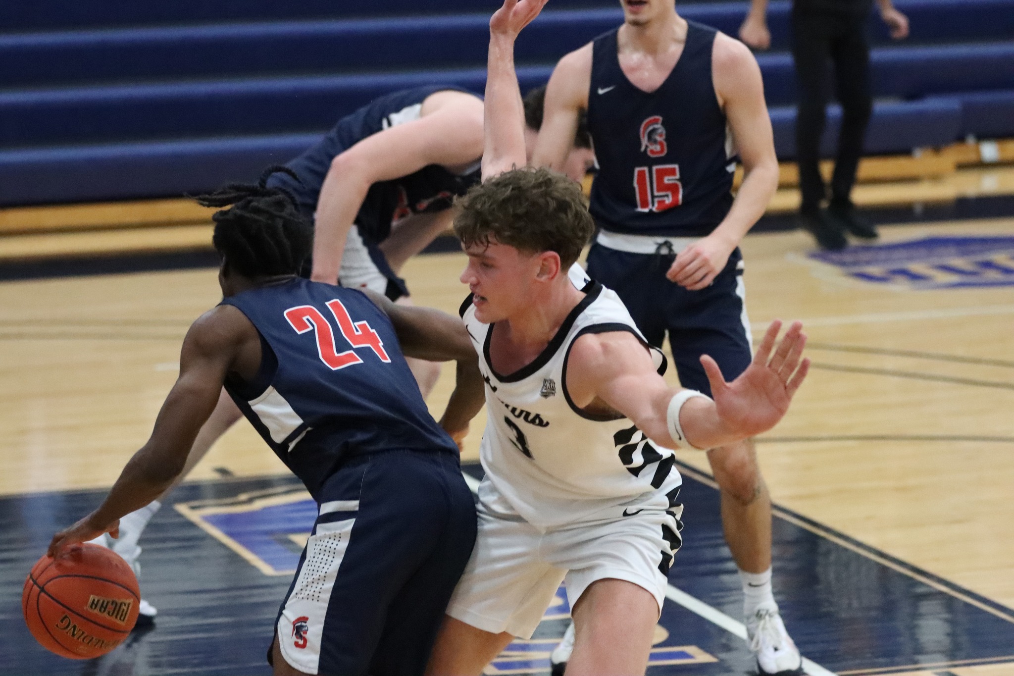 Carson's 21 points lead DMACC men's basketball team past Central CC, 87-67