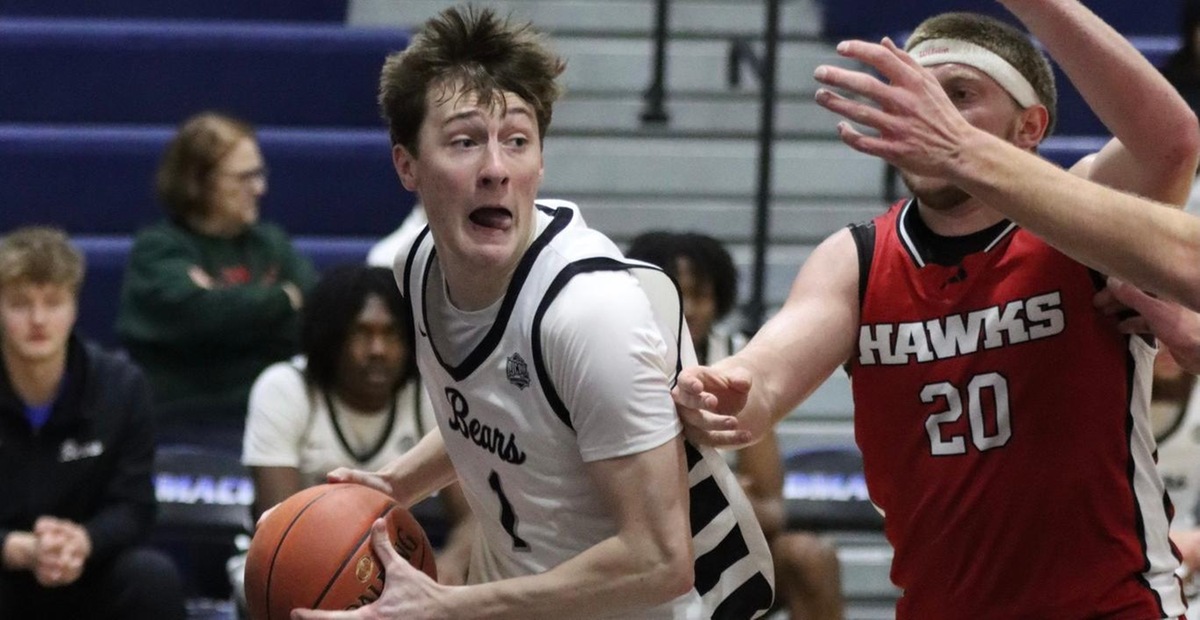DMACC men's basketball team tops DCTC for 13th straight win