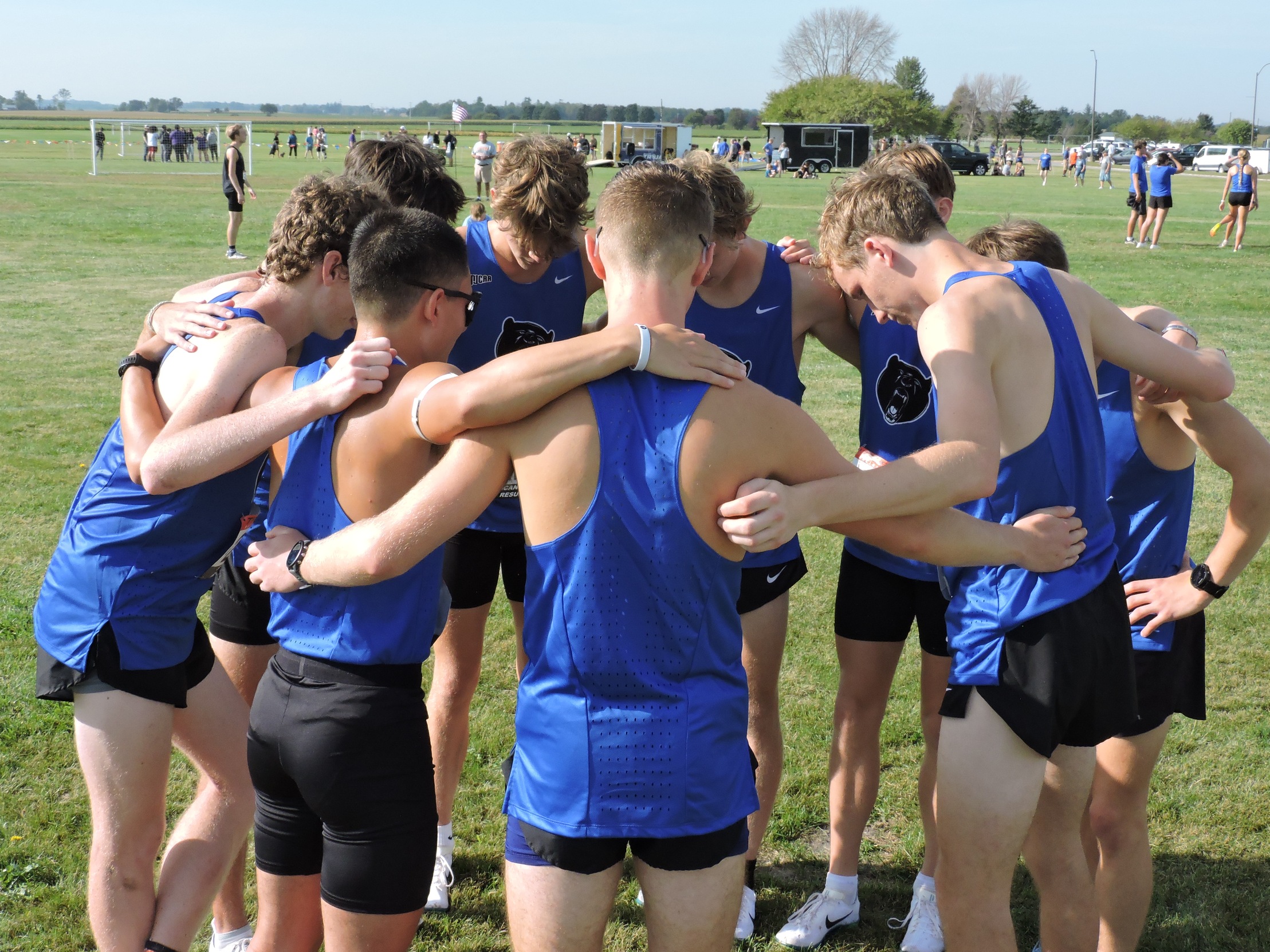 Seven members of DMACC men's cross country team earn postseason honors