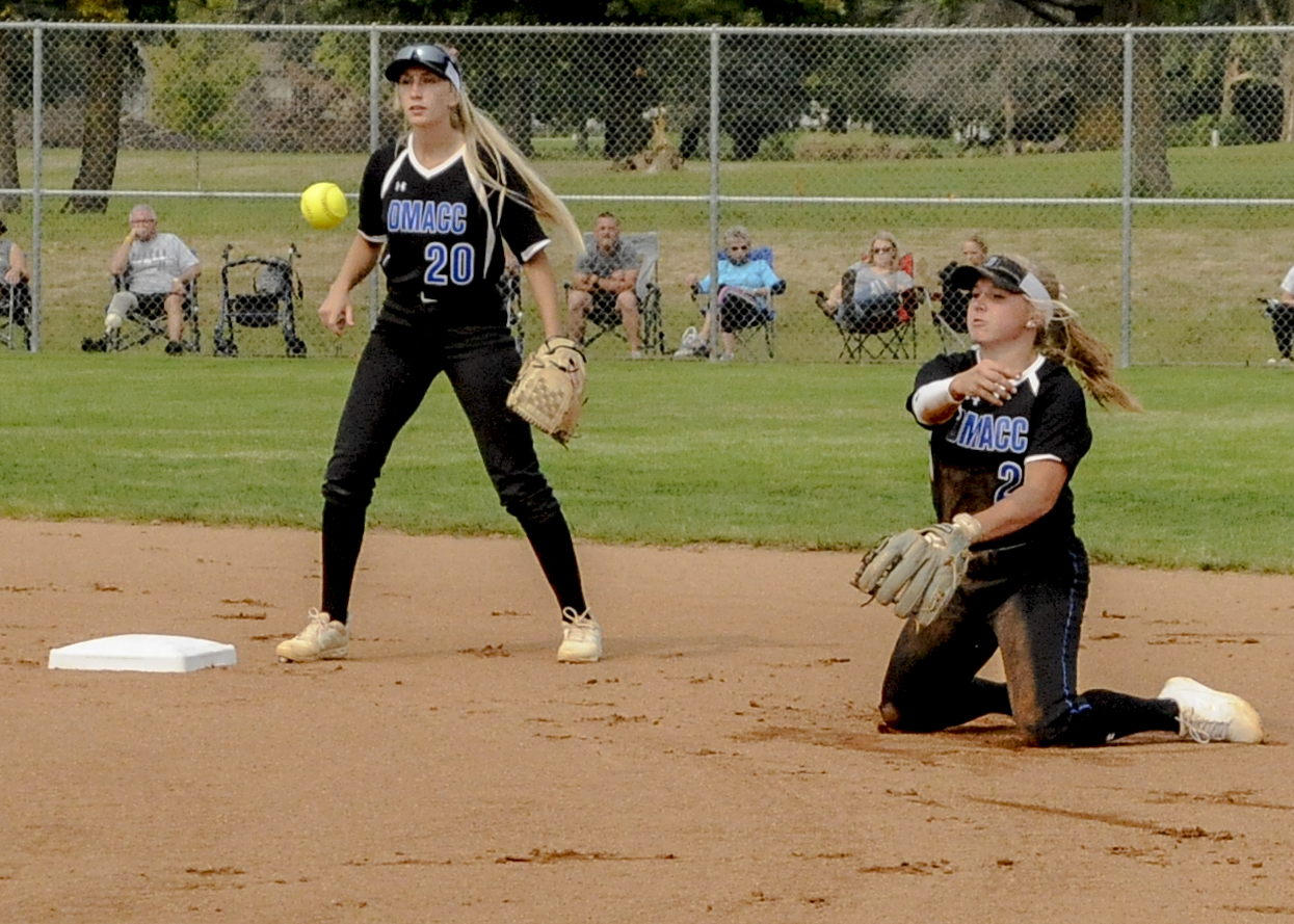 DMACC softball team opens season with three wins in Rush Tournament