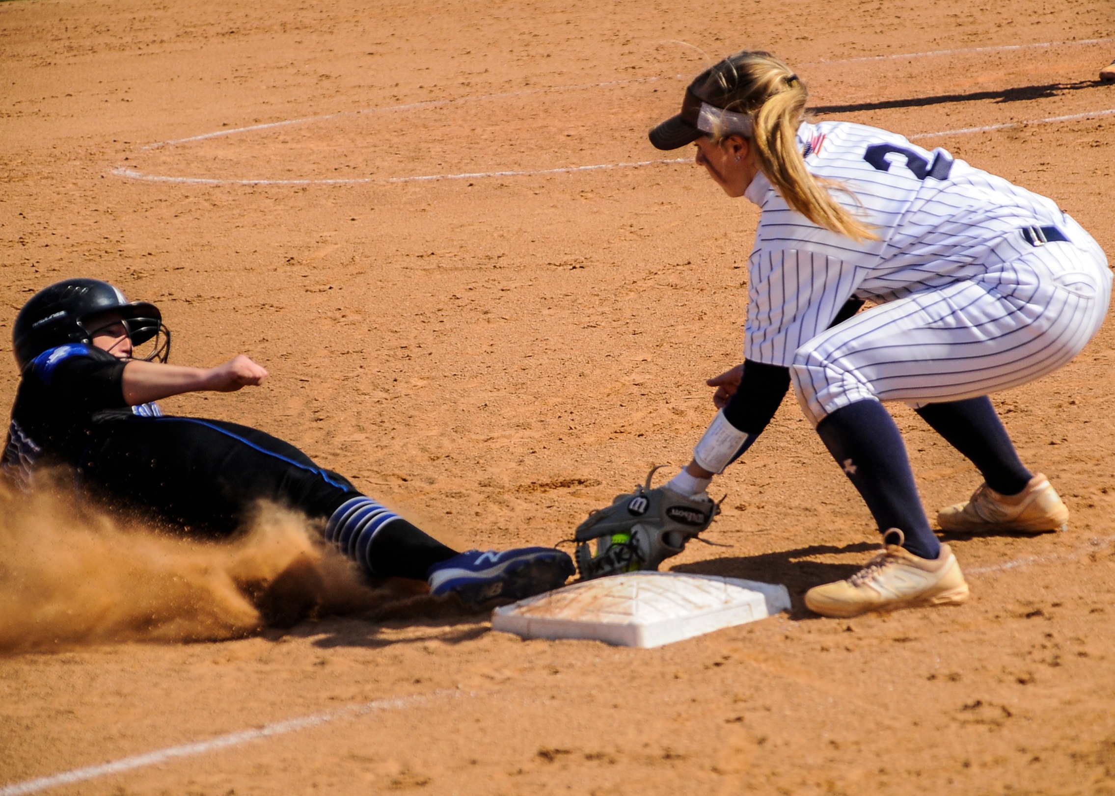 DMACC softball team sweeps doubleheader from Southwestern