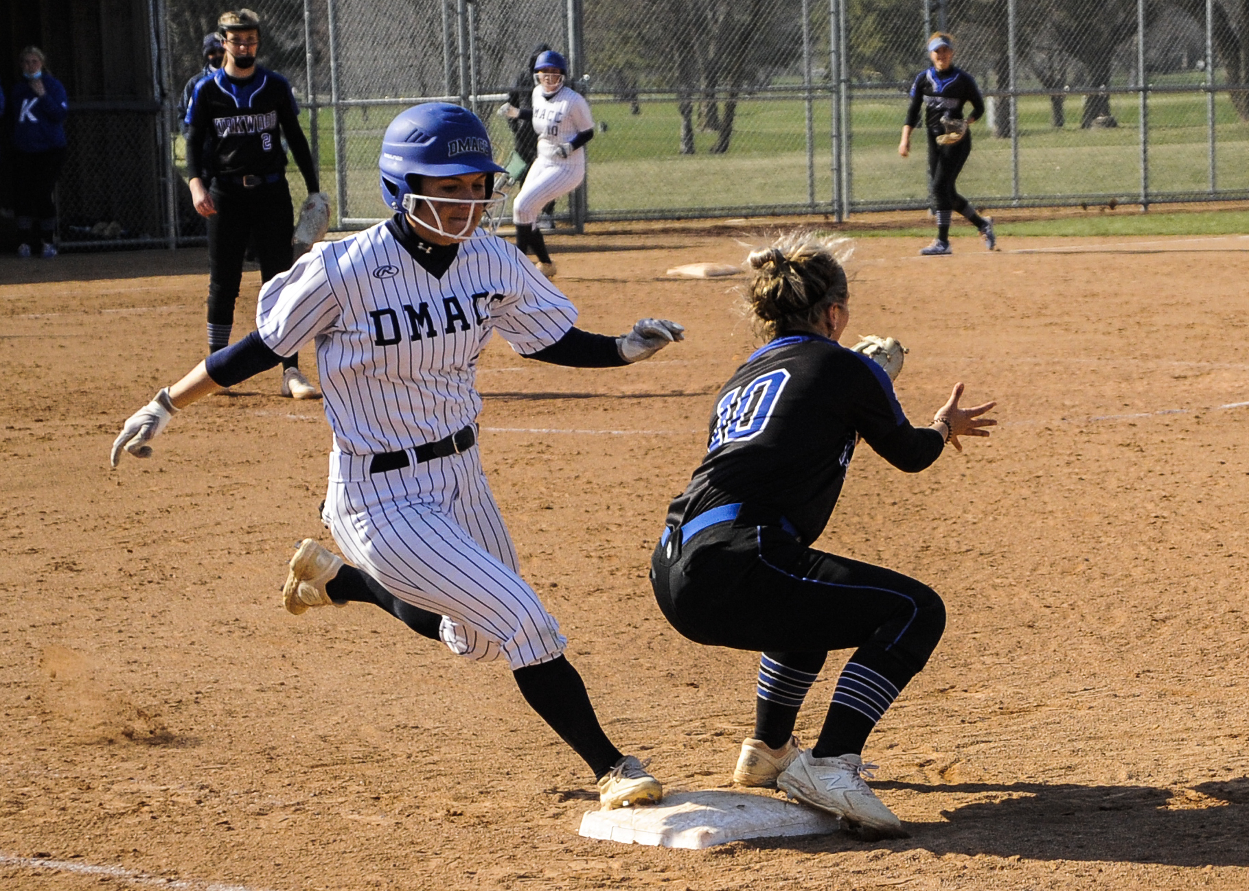 DMACC softball team sweeps MCC and ICCC