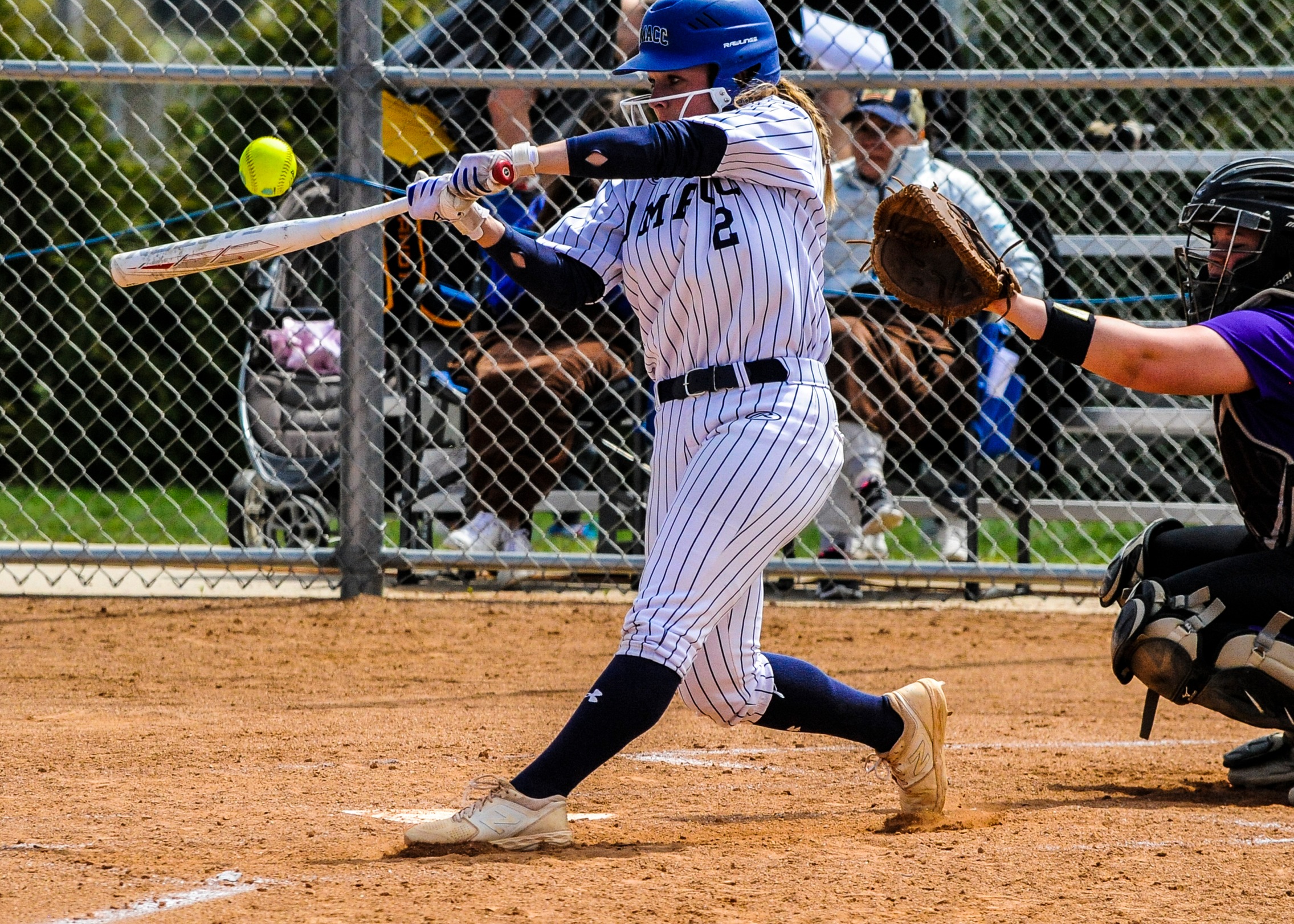 DMACC softball team splits two games against SWCC