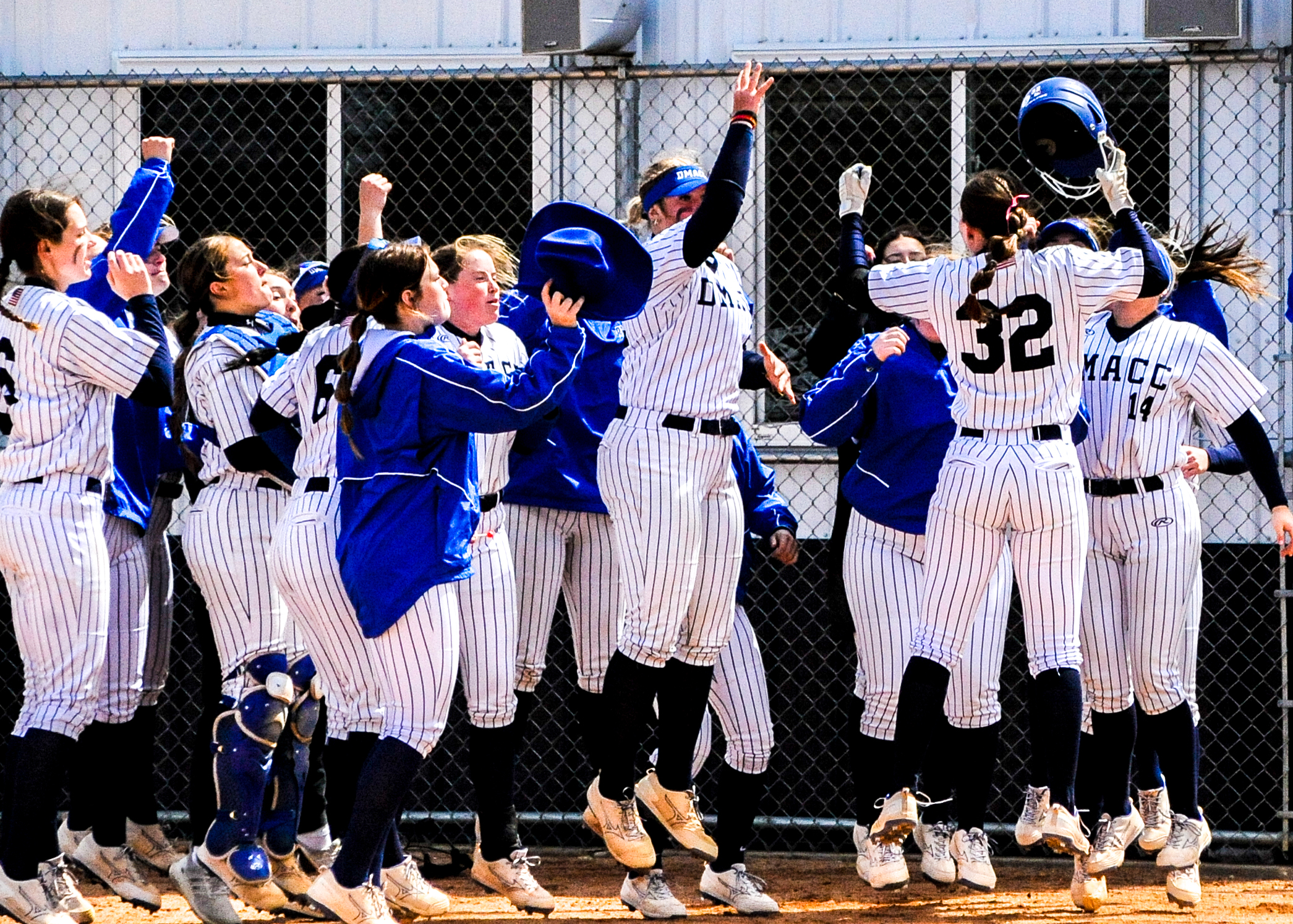 DMACC SOFTBALL TEAM SWEEPS IOWA WESTERN COMMUNITY COLLEGE, 7-4 and 6-5