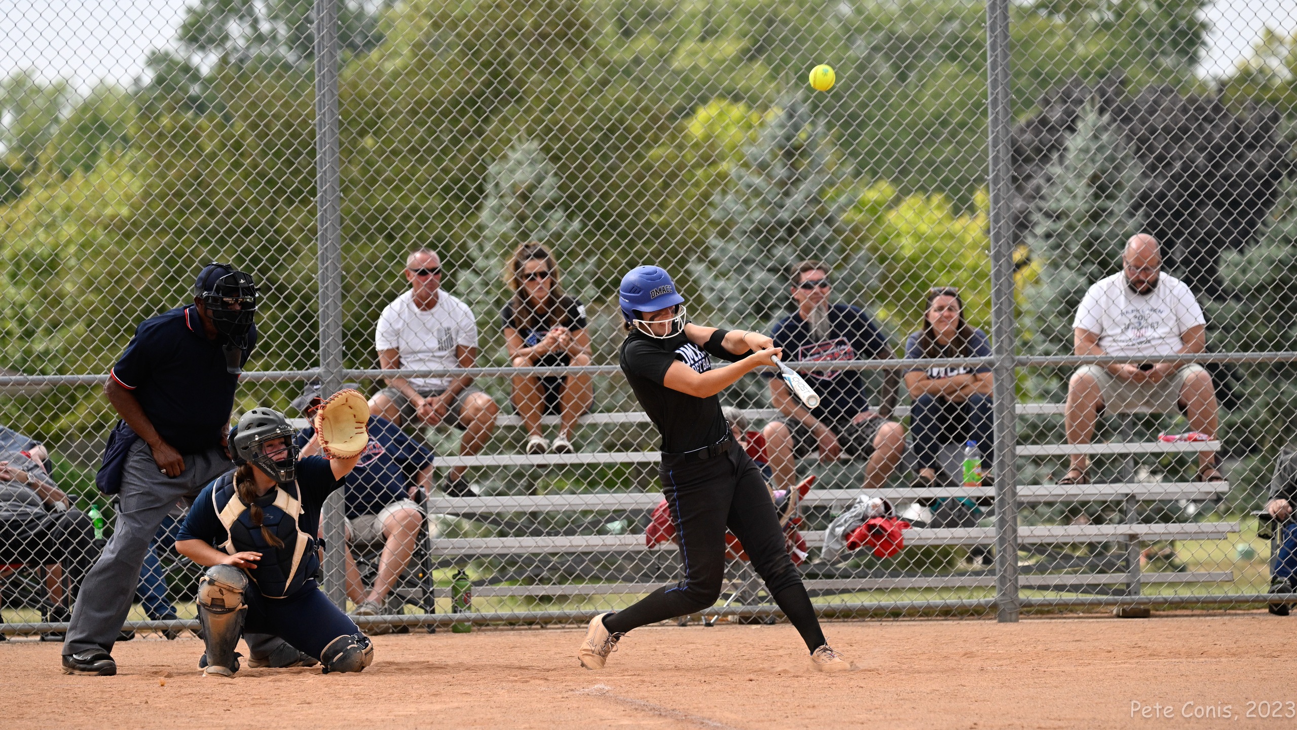 DMACC softball team splits doubleheader with SECC