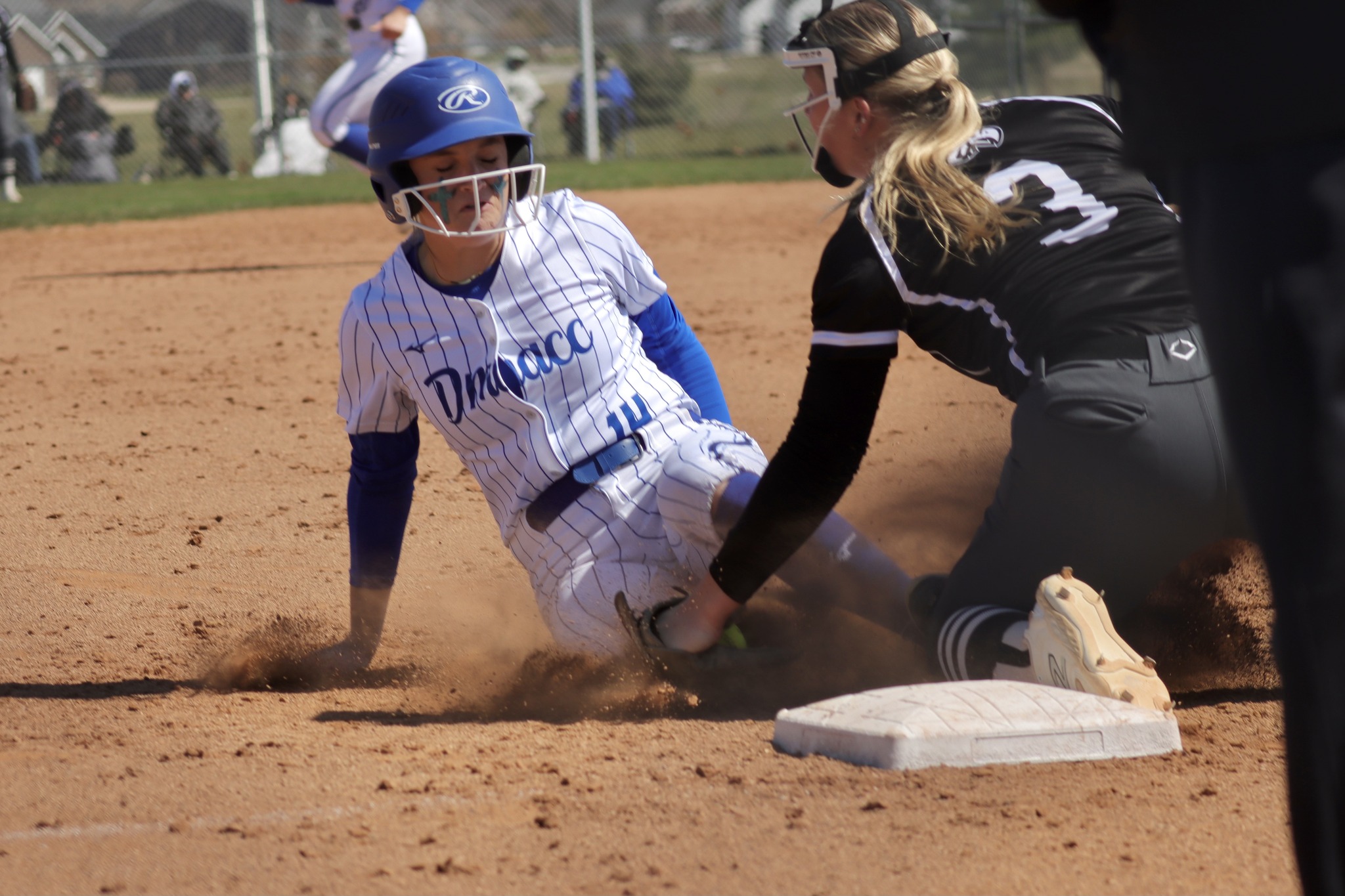 DMACC softball team goes 3-1 against Neosho County and Allen