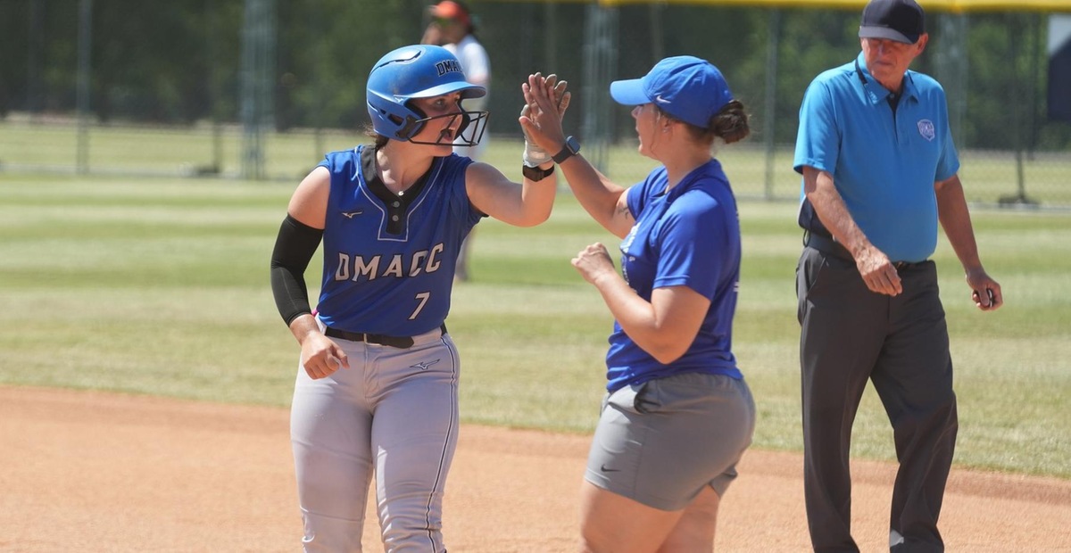 DMACC softball team tops Pima in national tournament opener, 6-0