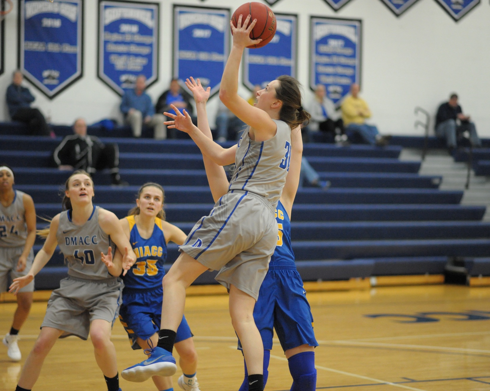 DMACC Women's Basketball Team Falls to NIACC, 110-78