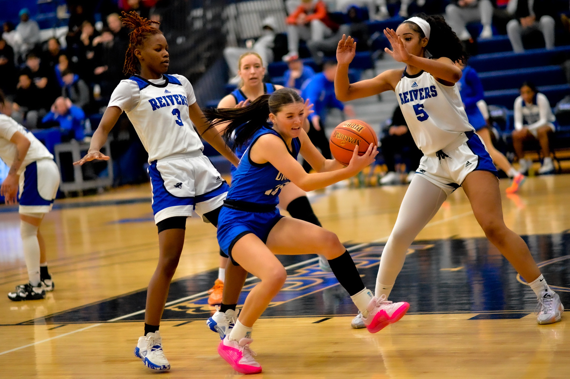 Jaden Ainley's 24 points lead DMACC women's basketball past SECC, 70-41