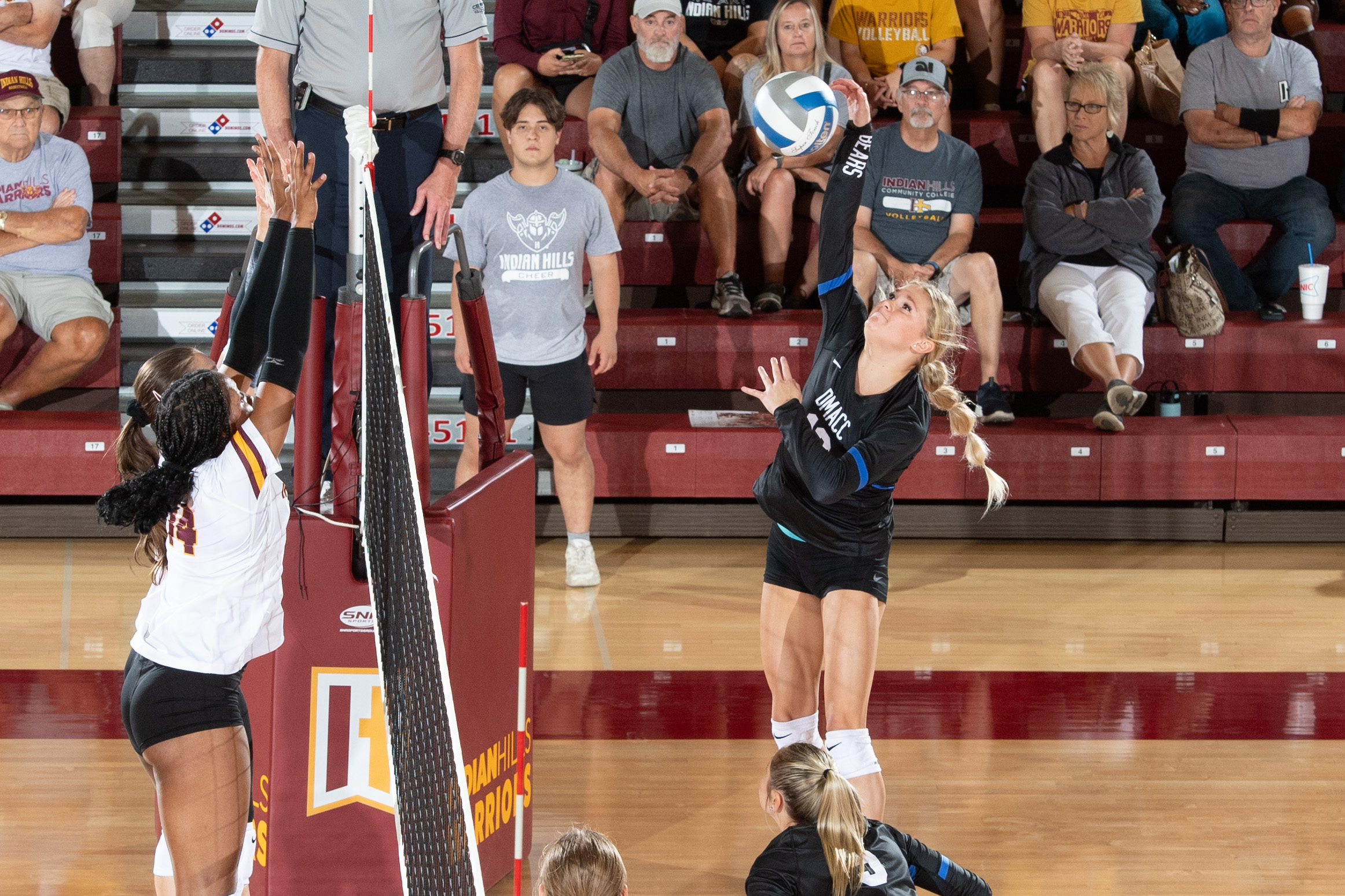 DMACC volleyball team falls to IHCC in five sets, 3-2