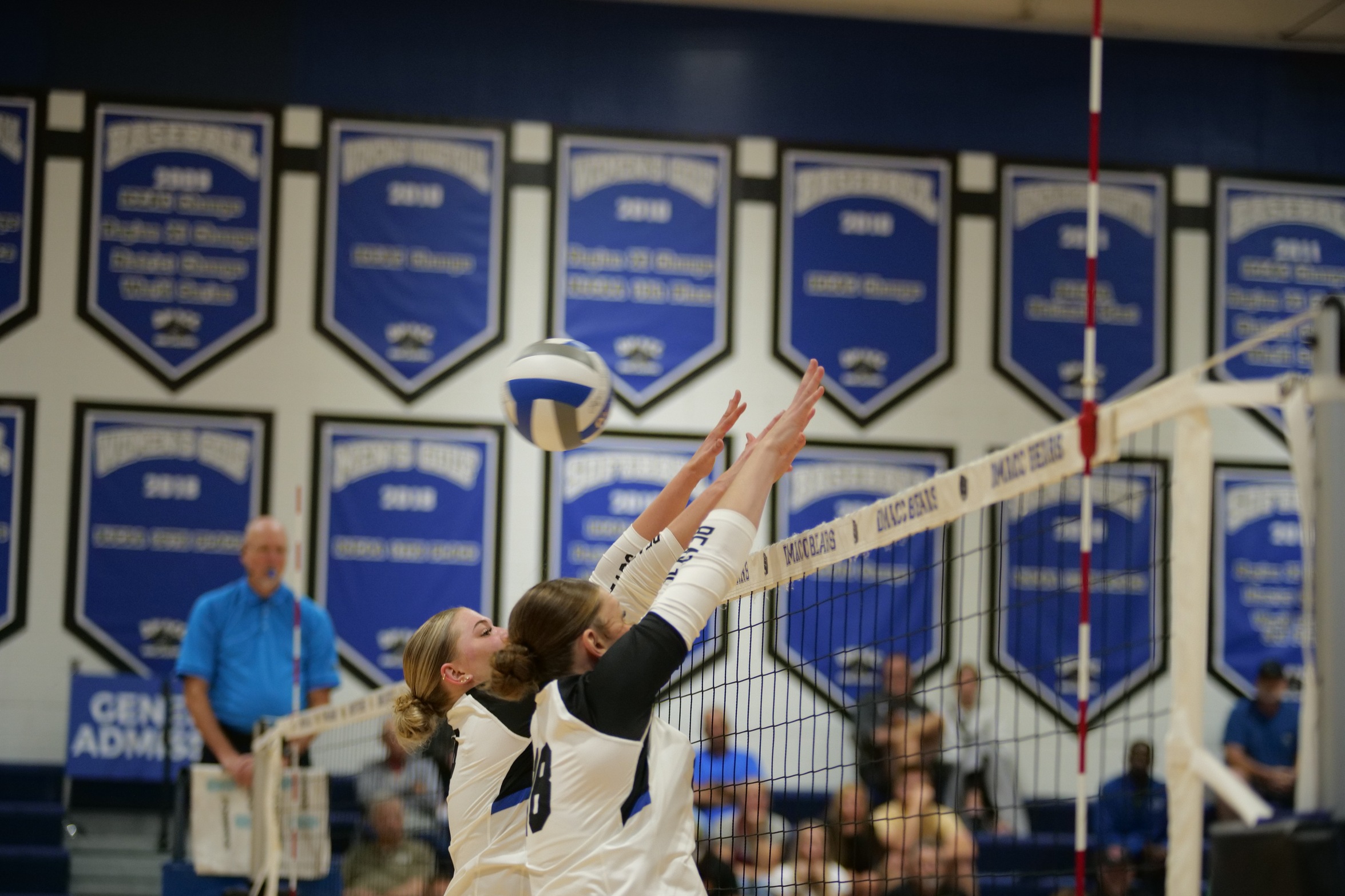 DMACC volleyball team drops three-set match to Upper Iowa JV