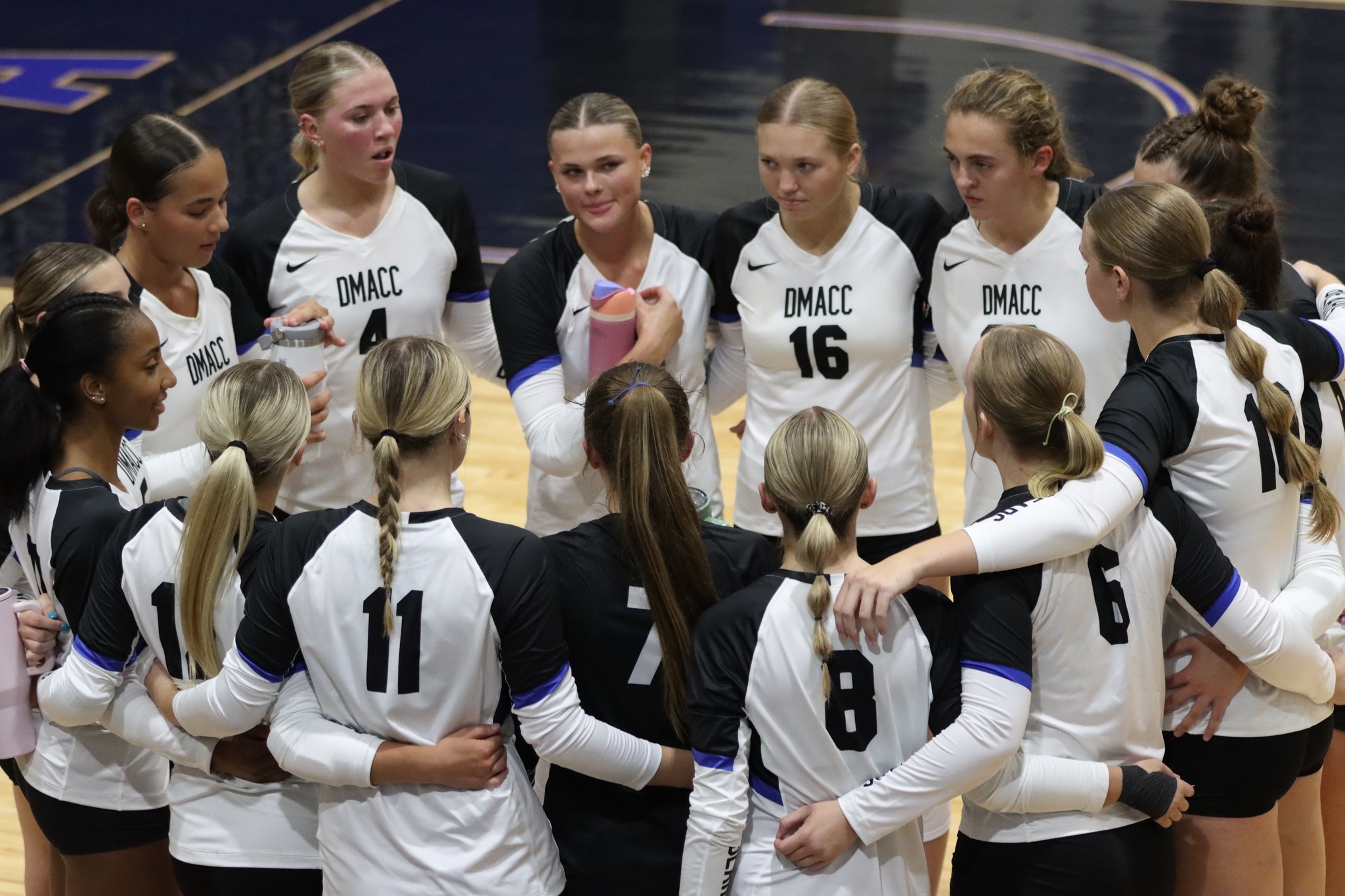 Five members of DMACC volleyball team earn all-region honors